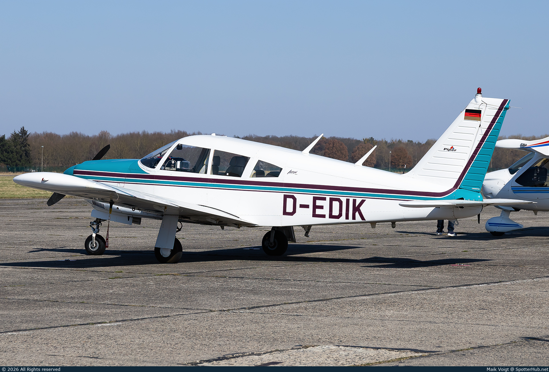 Photo of D-EDIK - Piper PA-28R-200 Cherokee Arrow B operated by Private