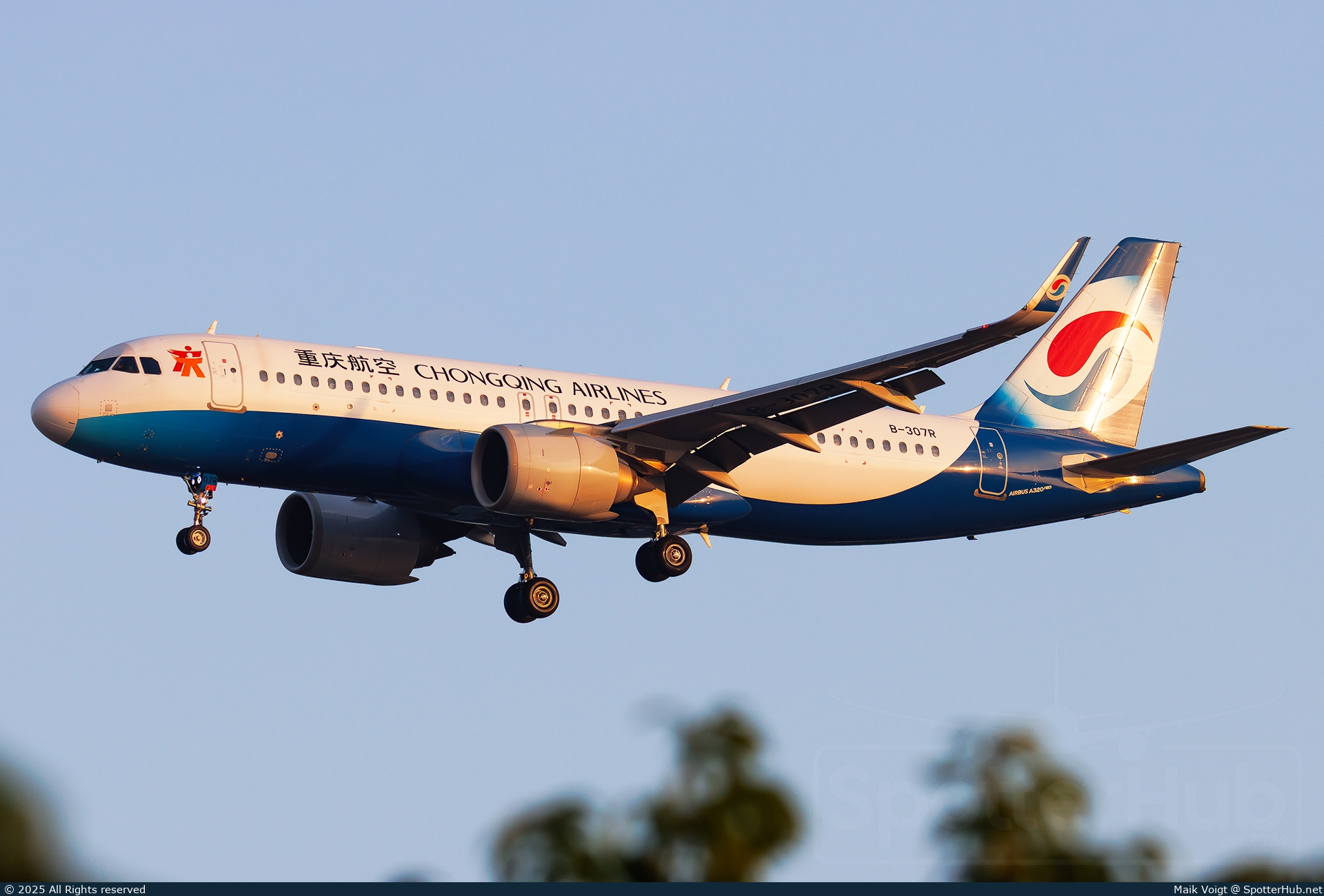 Photo of B-307R - Airbus A320-251N operated by Chongqing Airlines