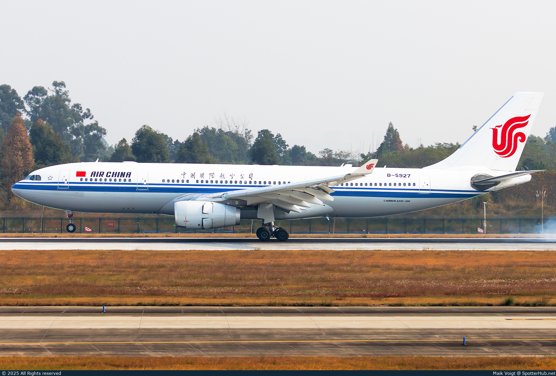 Photo of B-5927 - Airbus A330-243 operated by Air China