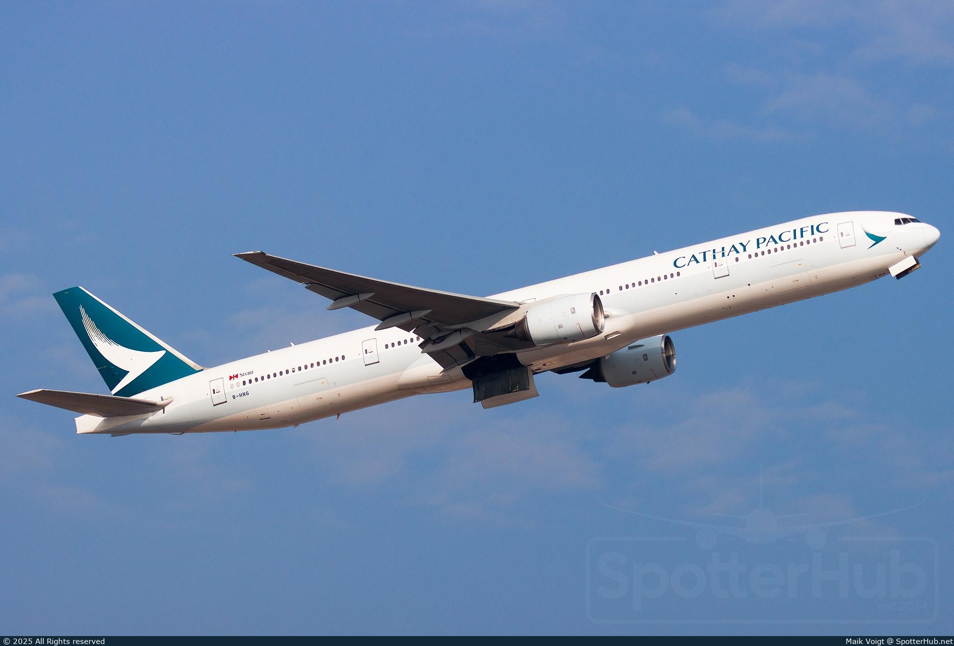 Photo of B-HNG - Boeing 777-367 operated by Cathay Pacific Airways