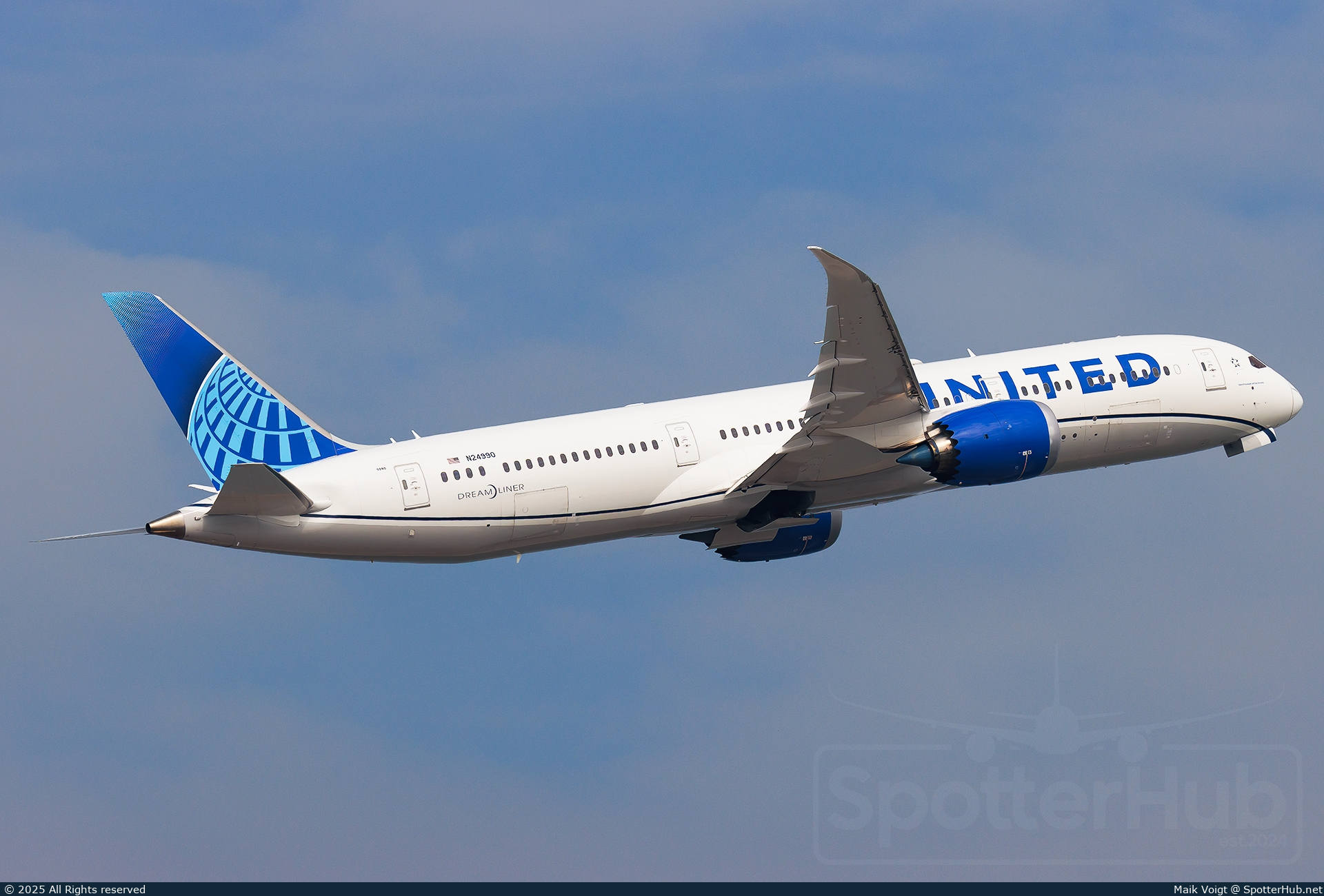 Photo of N24990 - Boeing 787-9 Dreamliner operated by United Airlines