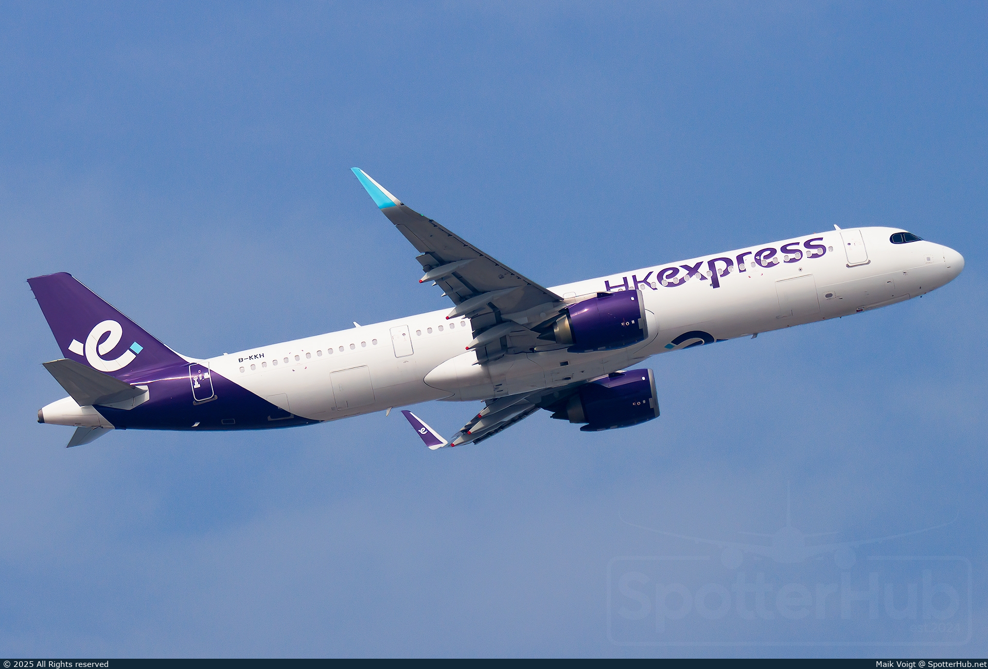 Photo of B-KKH - Airbus A321-251NX operated by Hong Kong Express