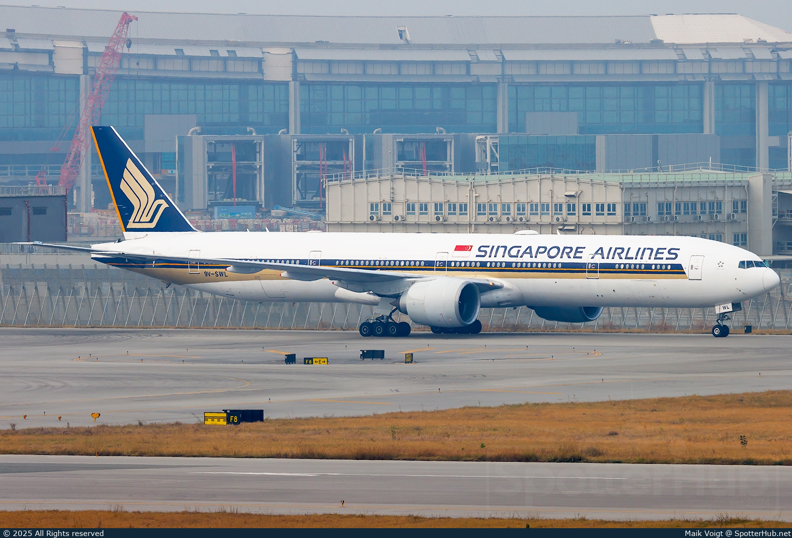 Photo of 9V-SWL - Boeing 777-312(ER) operated by Singapore Airlines