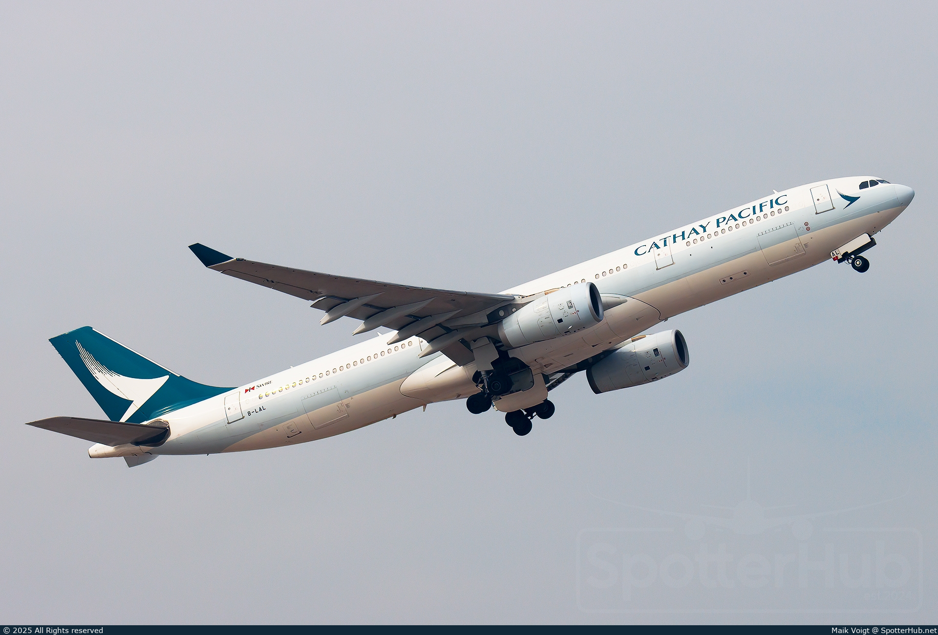 Photo of B-LAL - Airbus A330-343 operated by Cathay Pacific Airways