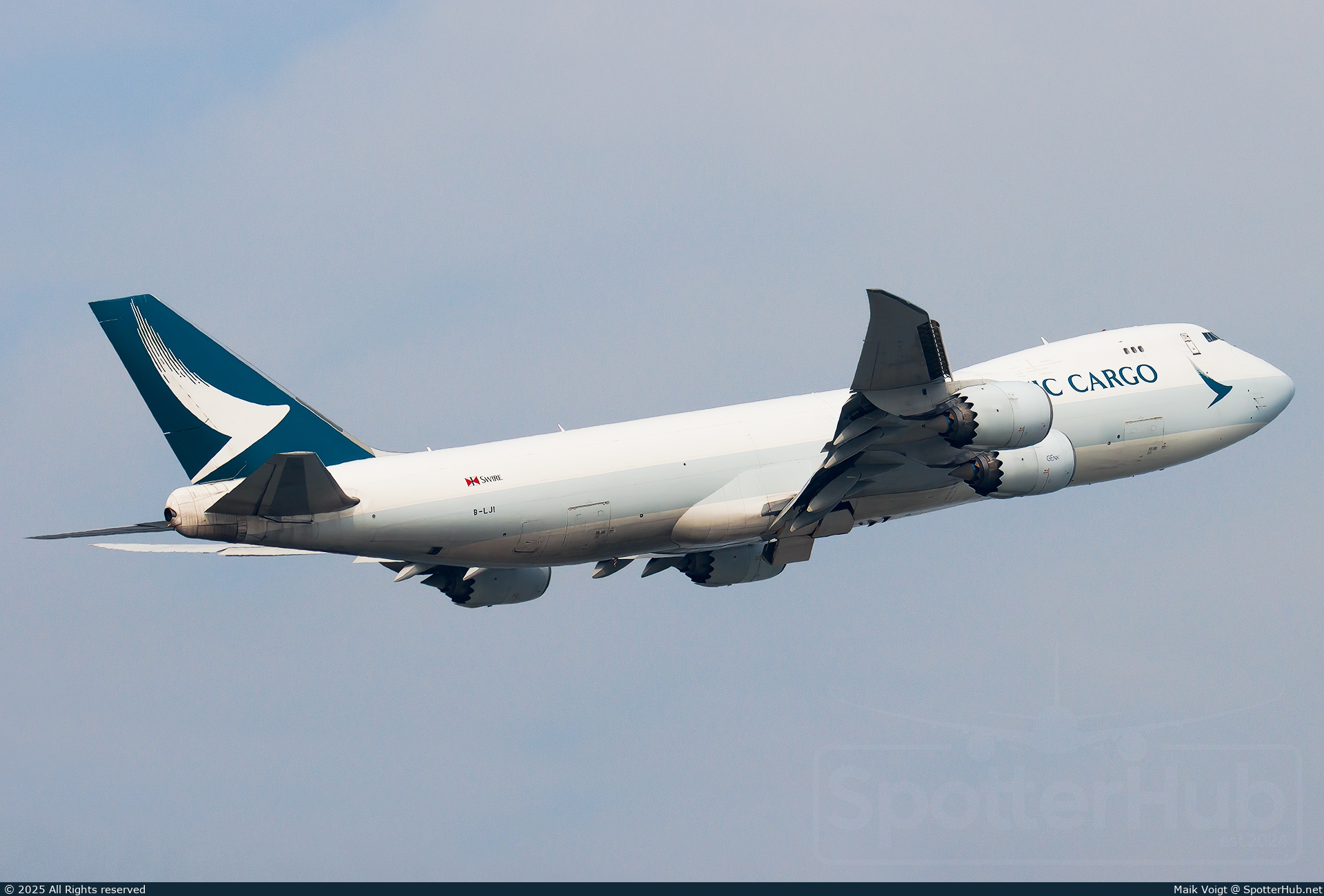 Photo of B-LJI - Boeing 747-867F operated by Cathay Pacific Cargo