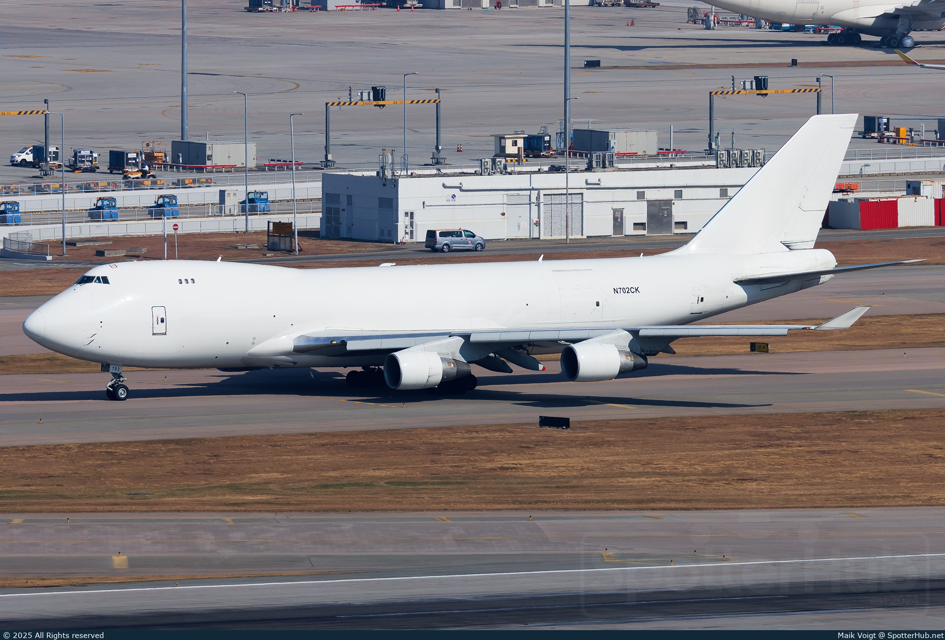 Photo of N702CK - Boeing 747-4B5F operated by Kalitta Air