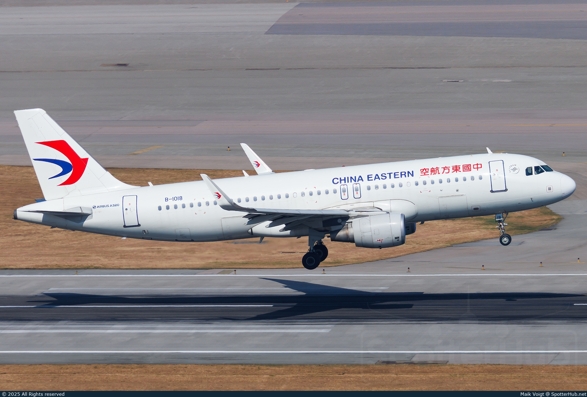 Photo of B-1018 - Airbus A320-214 operated by China Eastern Airlines