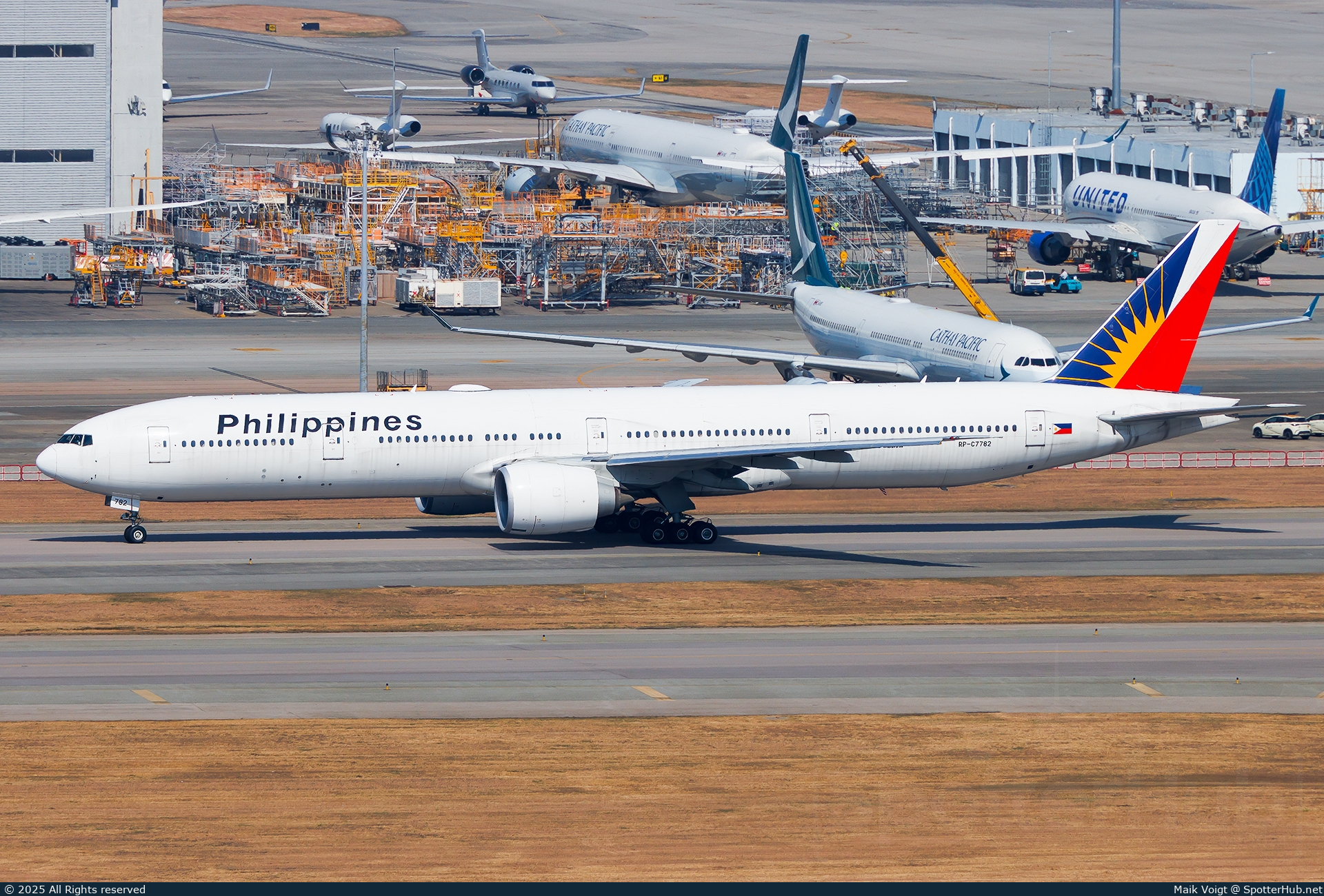 Photo of RP-C7782 - Boeing 777-3F6(ER) operated by Philippine Airlines