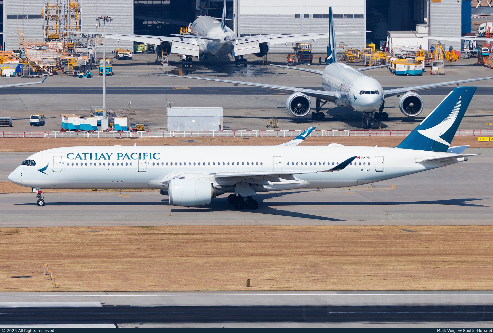 Photo of B-LRO - Airbus A350-941 operated by Cathay Pacific Airways
