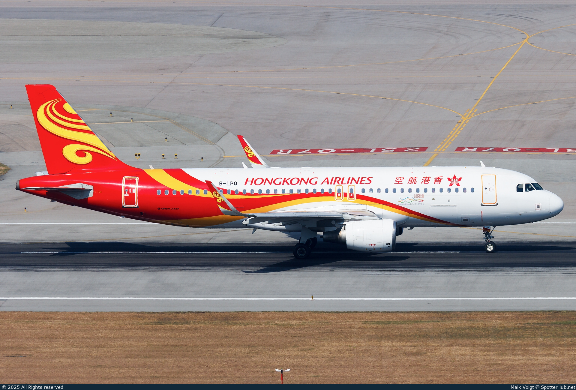 Photo of B-LPQ - Airbus A320-214 operated by Hong Kong Airlines