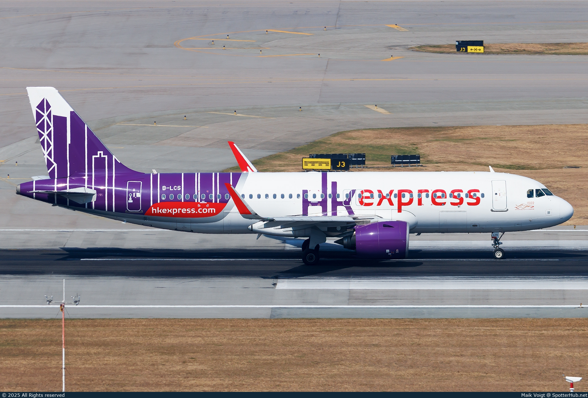 Photo of B-LCS - Airbus A320-271N operated by Hong Kong Express