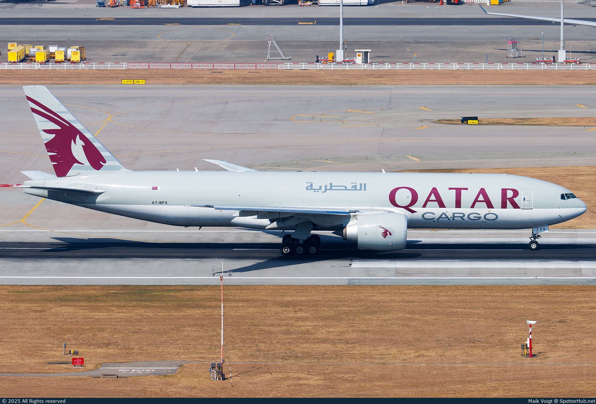 Photo of A7-BFX - Boeing 777-F operated by Qatar Airways Cargo