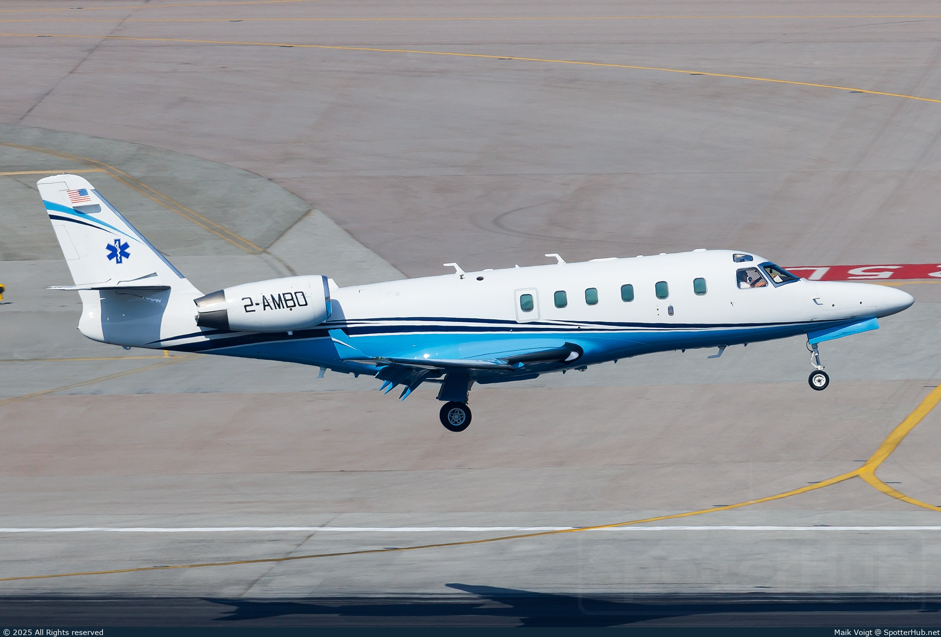 Photo of 2-AMBO - Gulfstream G100 operated by Private