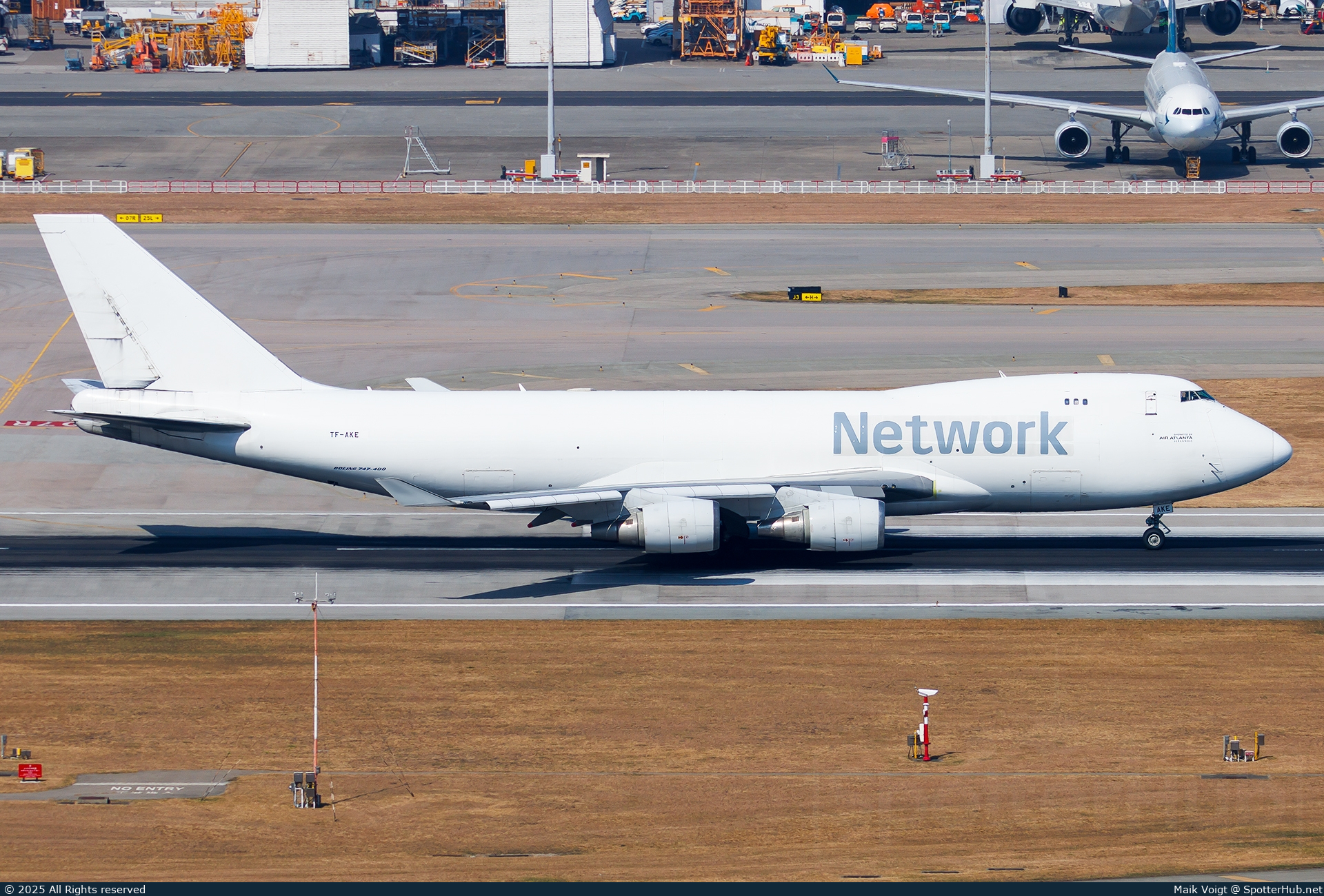 Photo of TF-AKE - Boeing 747-409F operated by Network Aviation (opb Air Atlanta Icelandic)