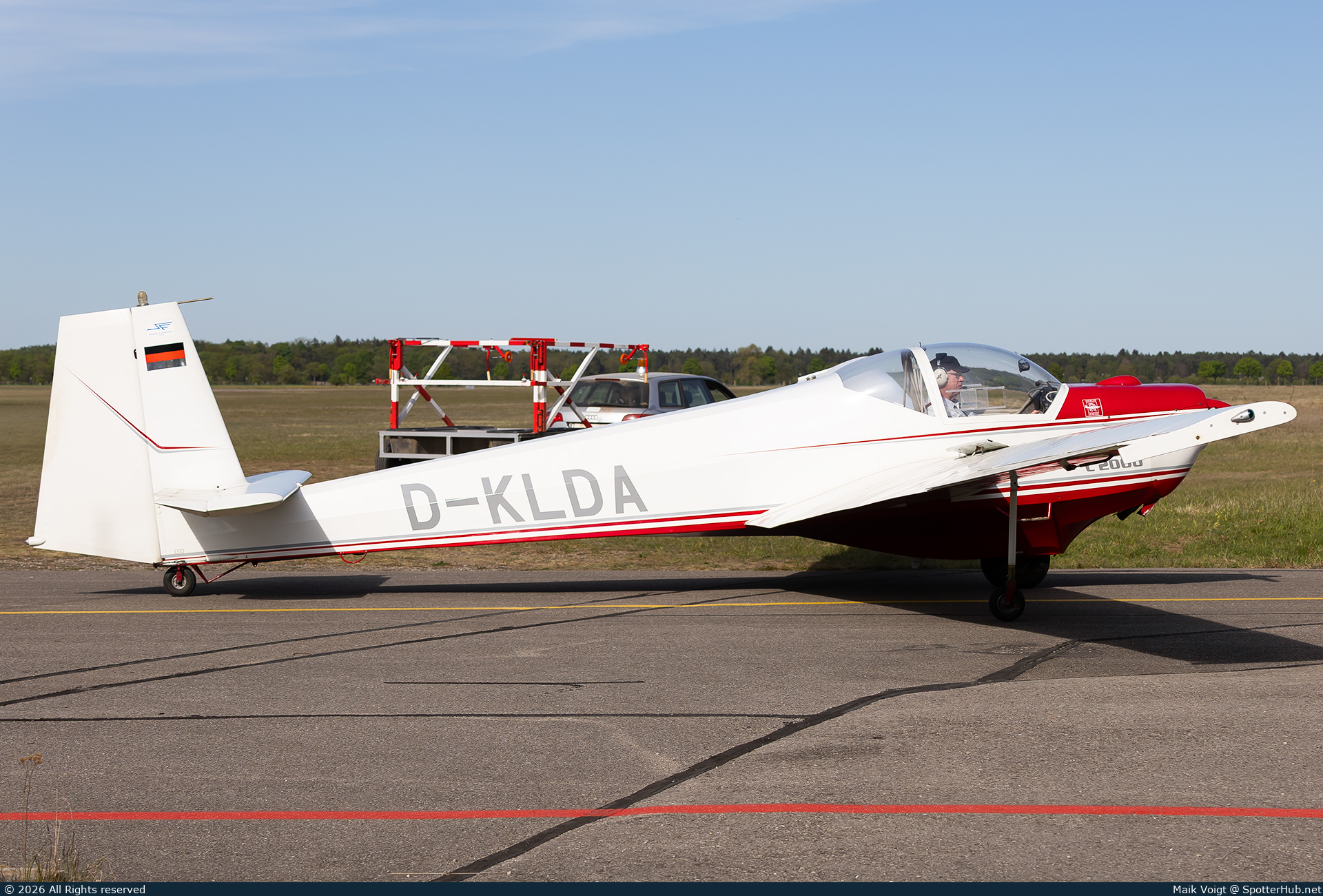 Photo of D-KLDA - Scheibe SF 25C Falke 2000 operated by Private