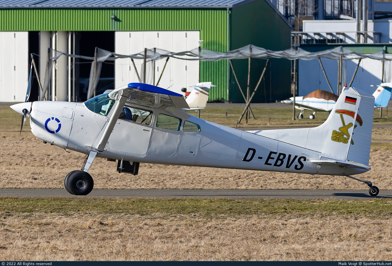 Photo of D-EBVS - Cessna A185F Skywagon operated by Sportfliegergruppe Schwenningen - Para-Club VS