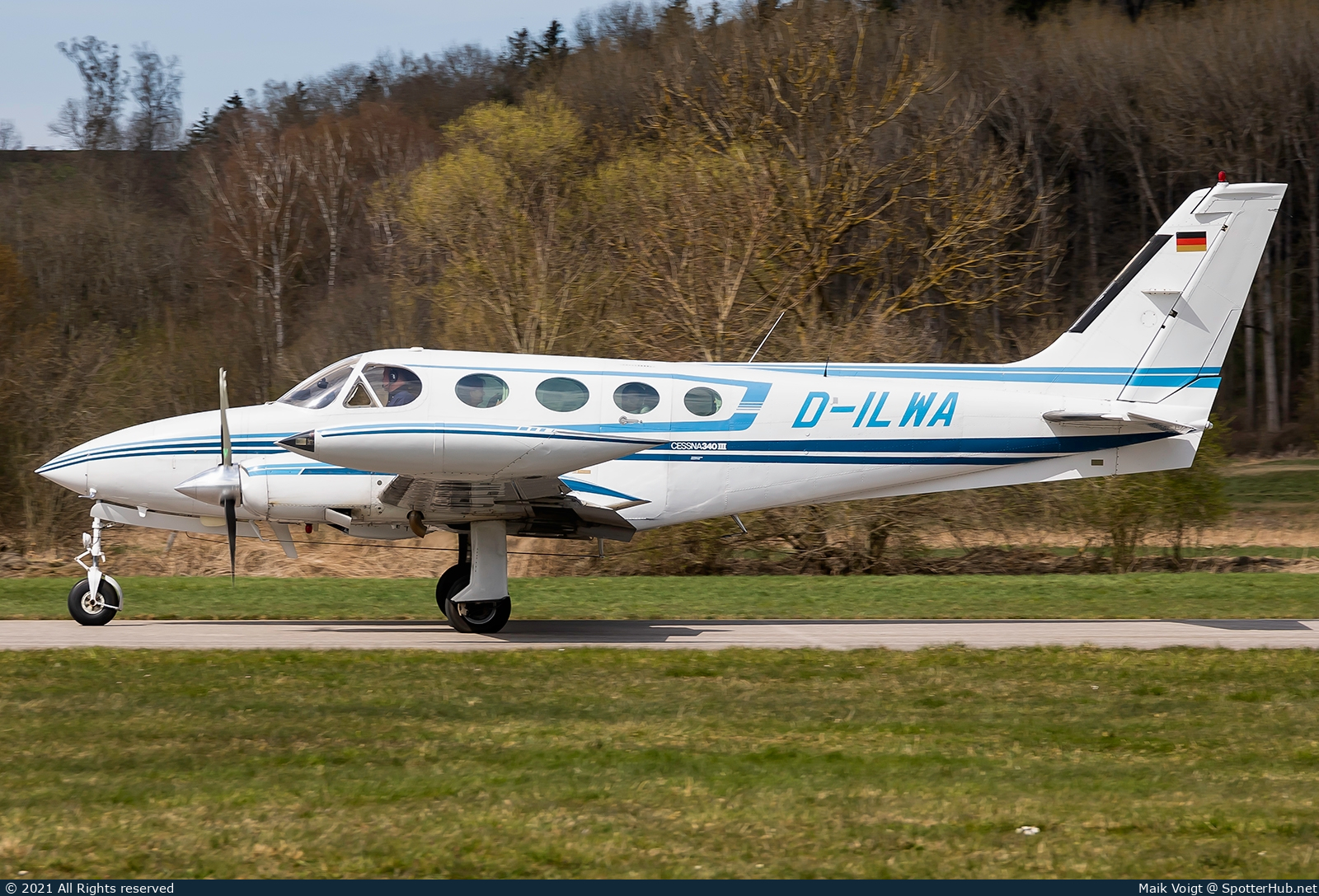 Photo of D-ILWA - Cessna 340A operated by Bavarian Tailhook