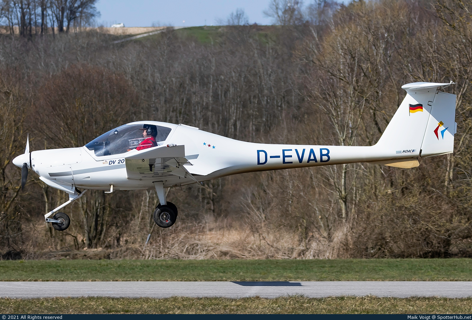 Photo of D-EVAB - Diamond DV20-100 Katana operated by Flugsportverein Passau-Fürstenzell