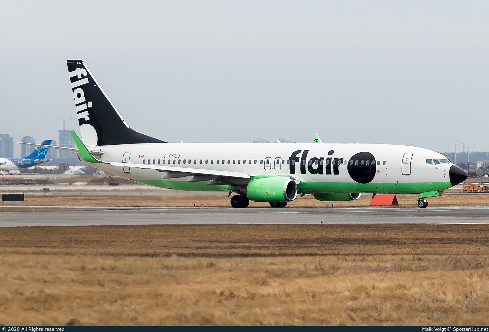 Photo of C-FFLC - Boeing 737-86J operated by Flair Airlines
