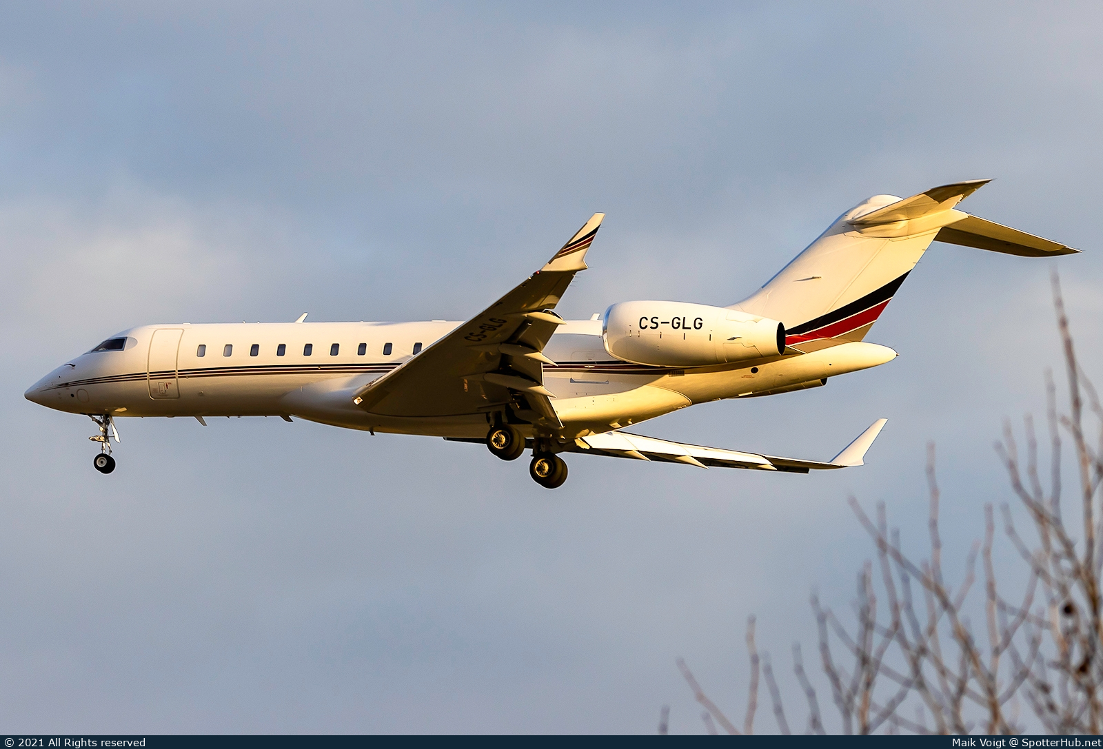 Photo of CS-GLG - Bombardier Global 6000 operated by NetJets Europe