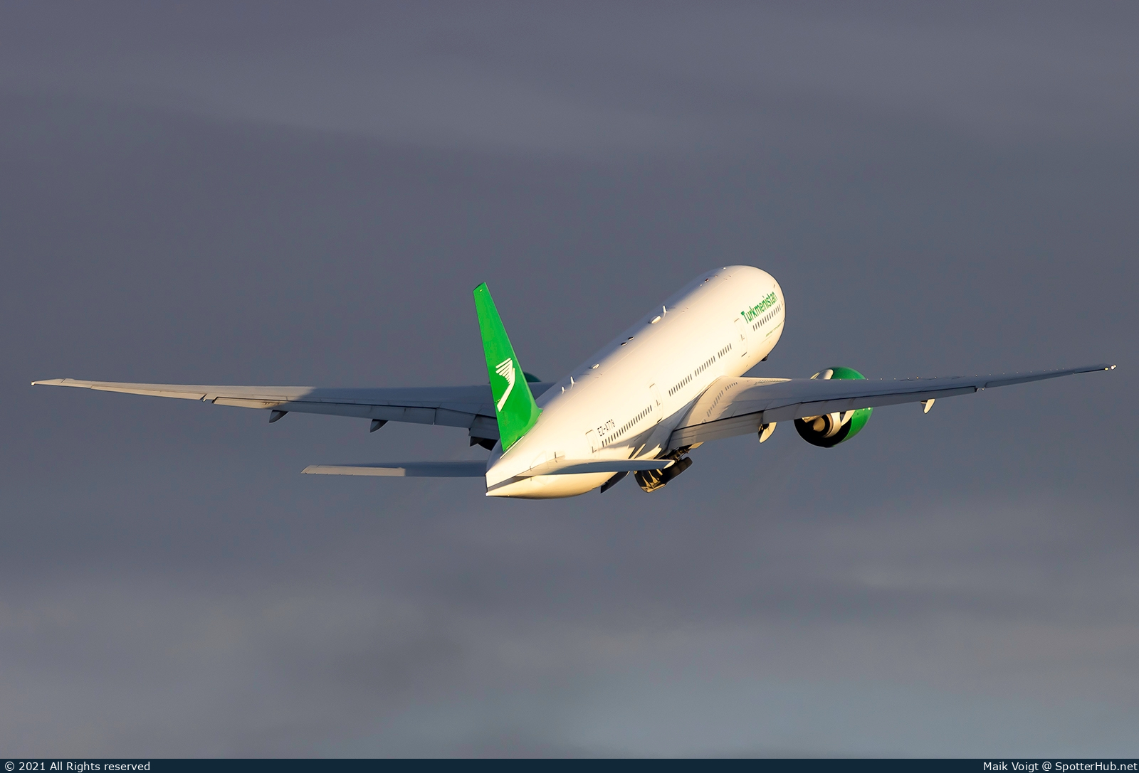 Photo of EZ-A778 - Boeing 777-22K(LR) operated by Turkmenistan Airlines