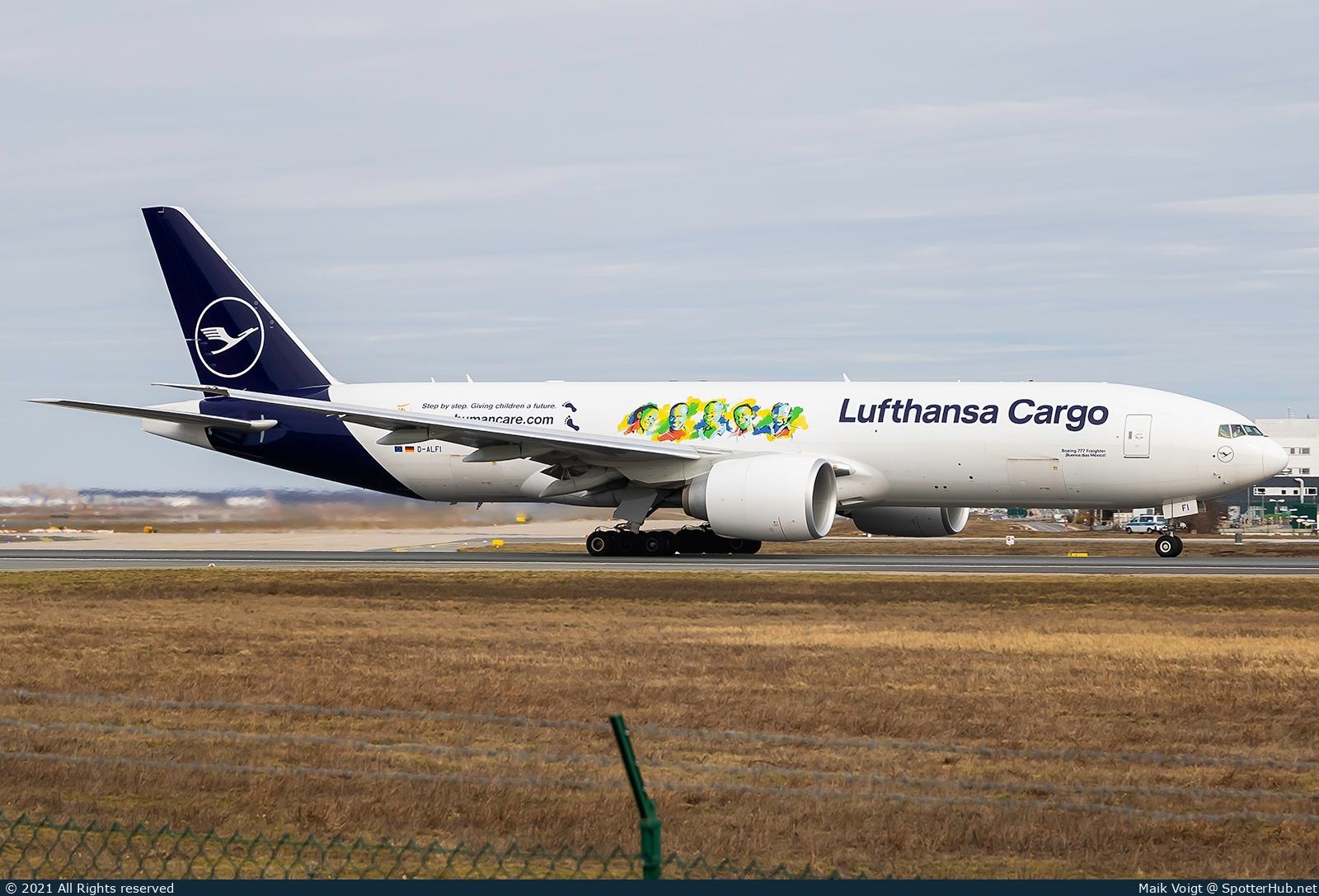 Photo of D-ALFI - Boeing 777-FBT operated by Lufthansa Cargo