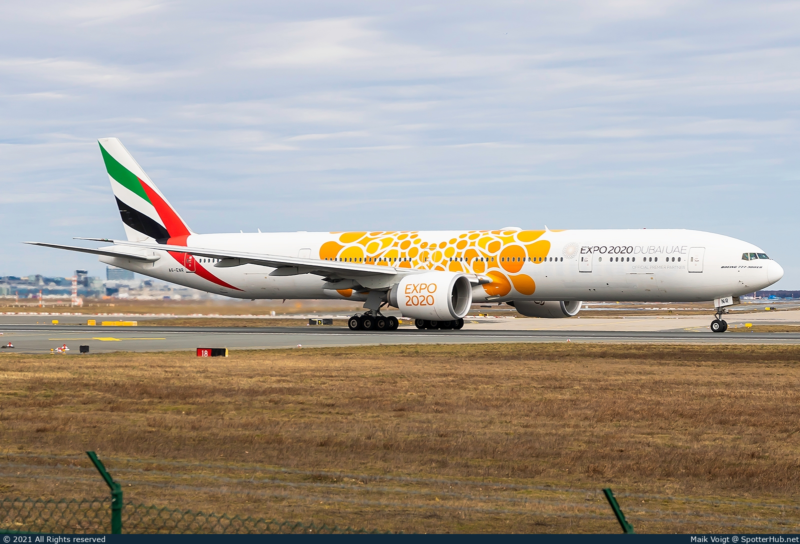 Photo of A6-ENR - Boeing 777-31H(ER) operated by Emirates