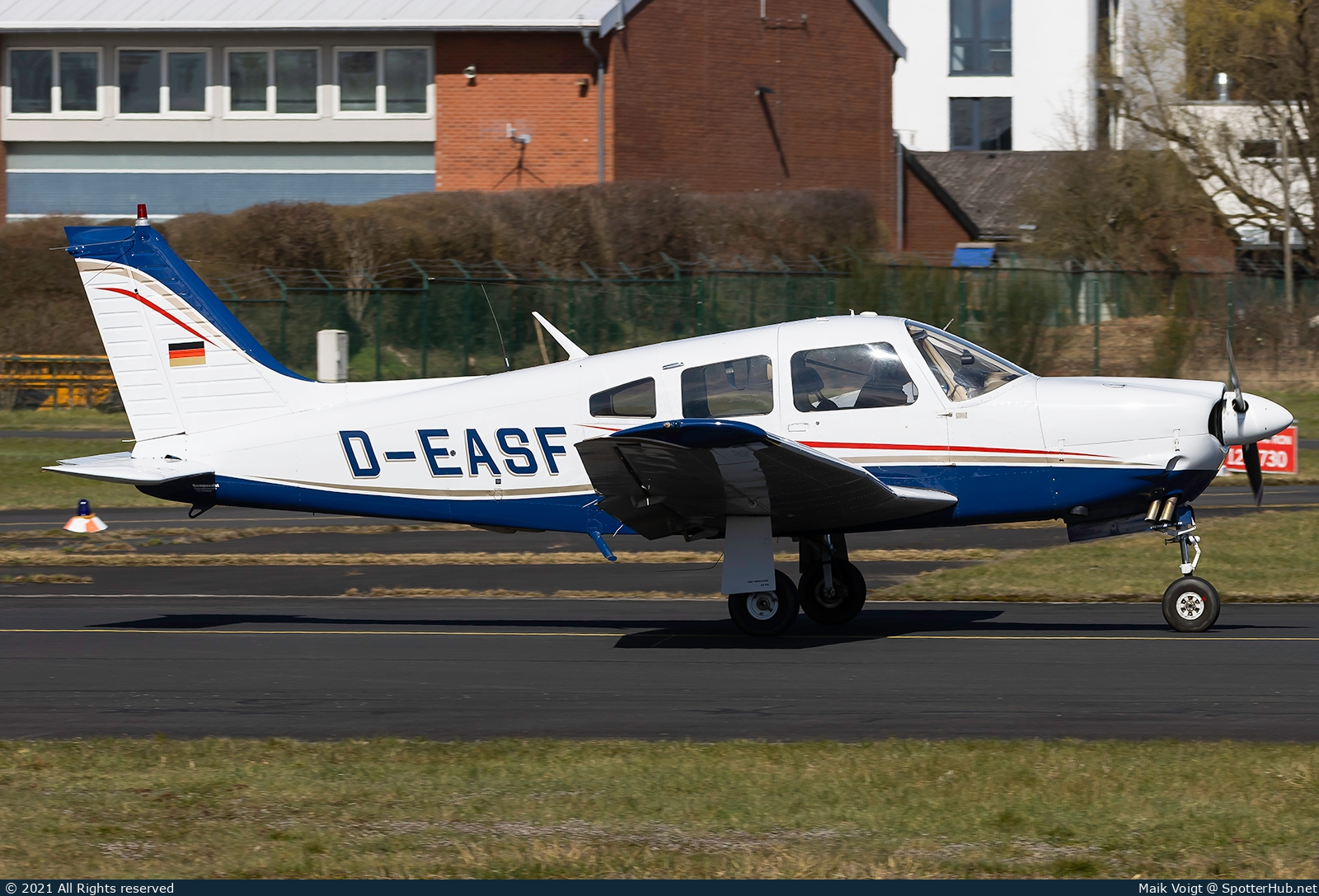 Photo of D-EASF - Piper PA-28R-201 Cherokee Arrow III operated by Private
