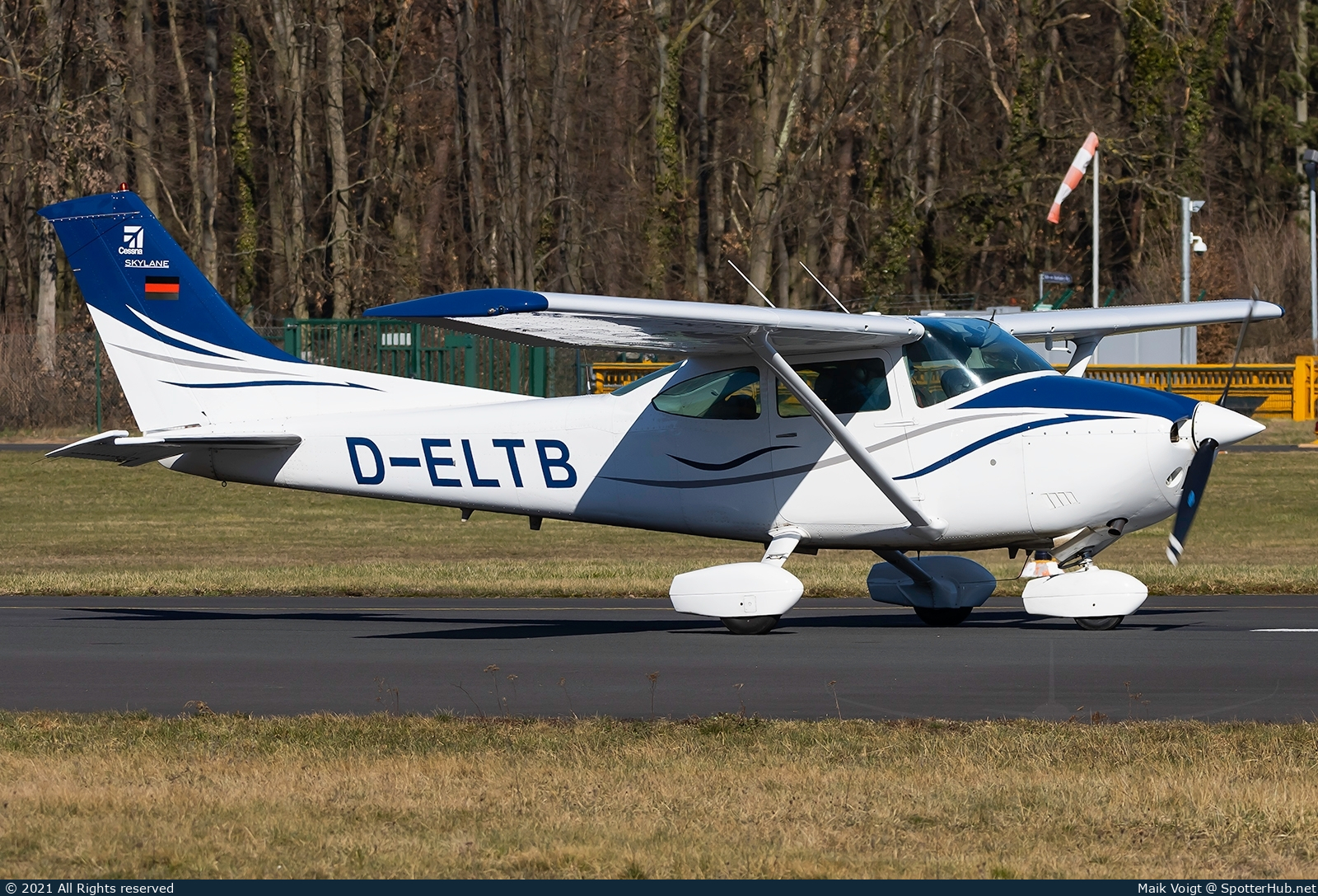 Photo of D-ELTB - Reims-Cessna F182Q Skylane II operated by Private
