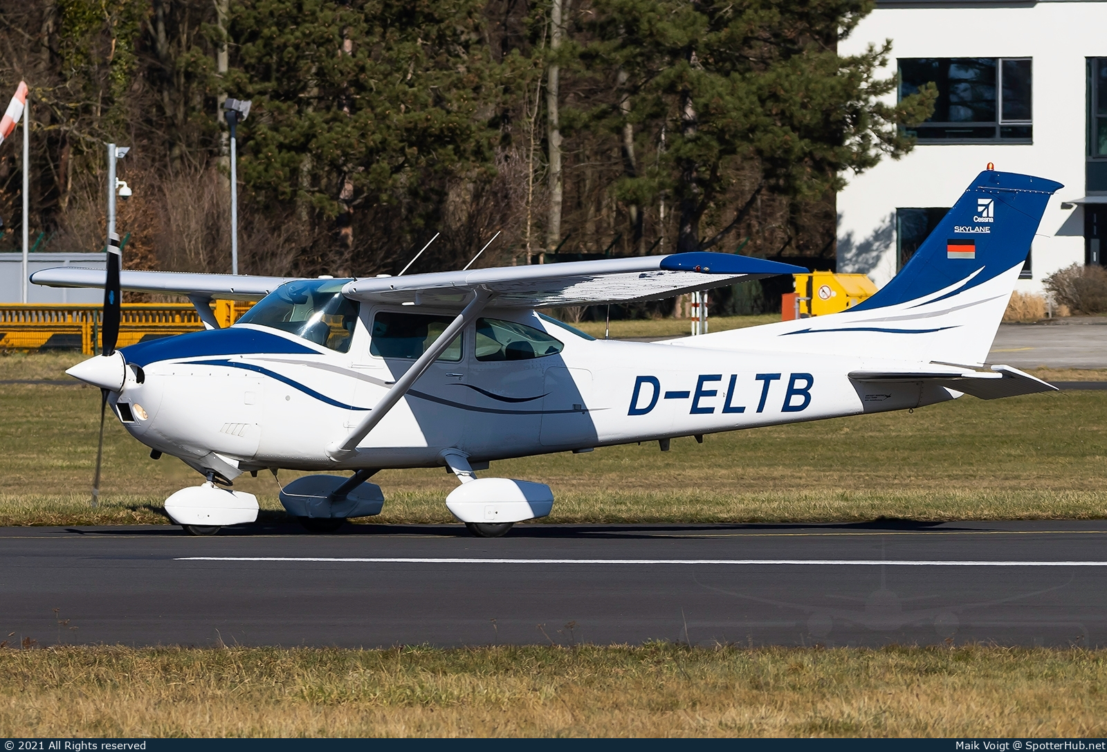 Photo of D-ELTB - Reims-Cessna F182Q Skylane II operated by Private