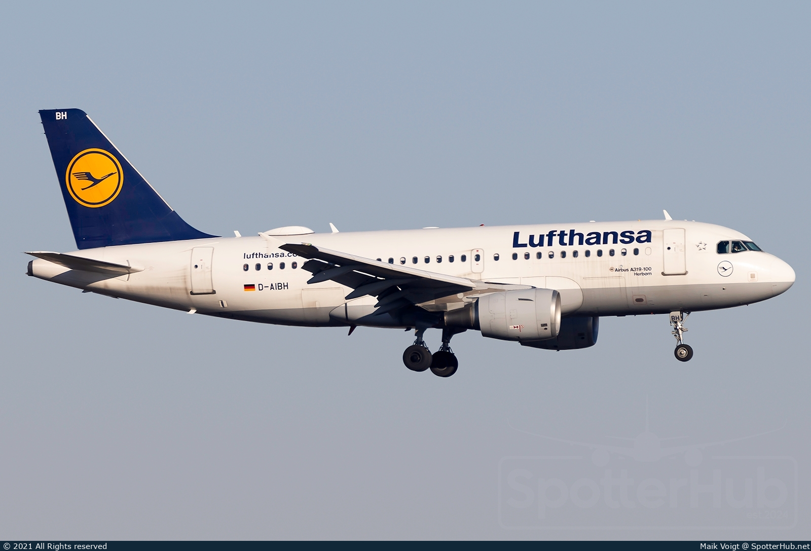 Photo of D-AIBH - Airbus A319-112 operated by Lufthansa