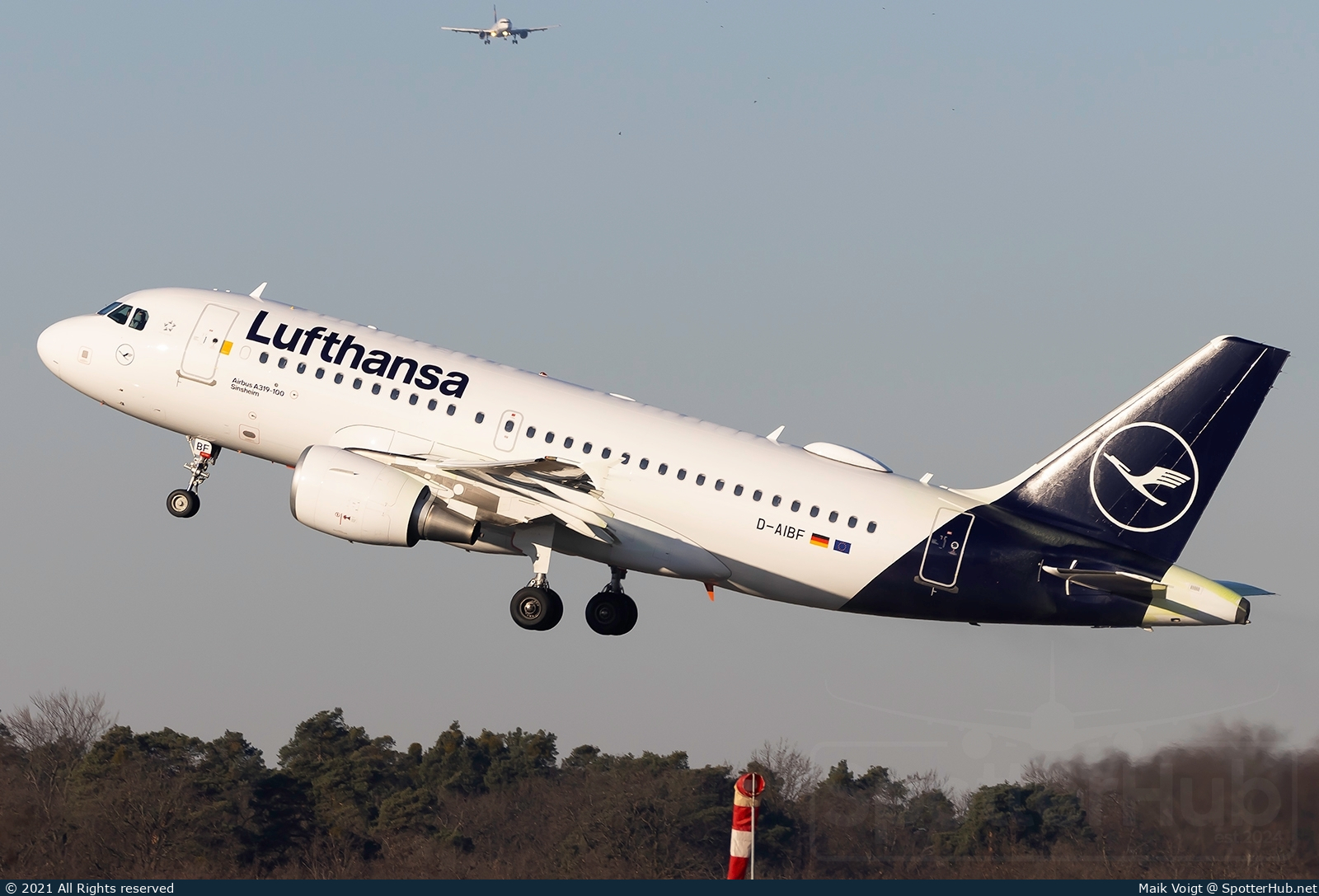 Photo of D-AIBF - Airbus A319-112 operated by Lufthansa