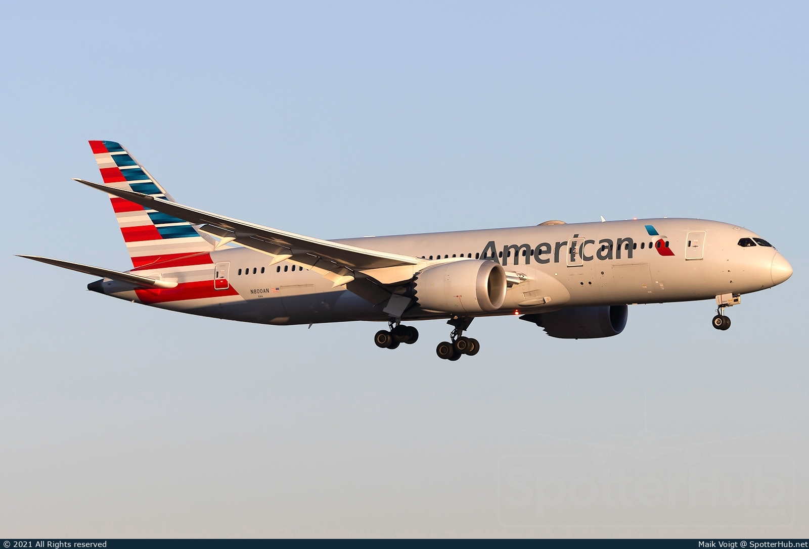 Photo of N800AN - Boeing 787-8 Dreamliner operated by American Airlines