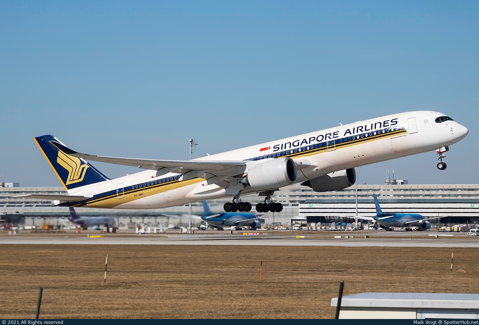 Photo of 9V-SMO - Airbus A350-941 operated by Singapore Airlines