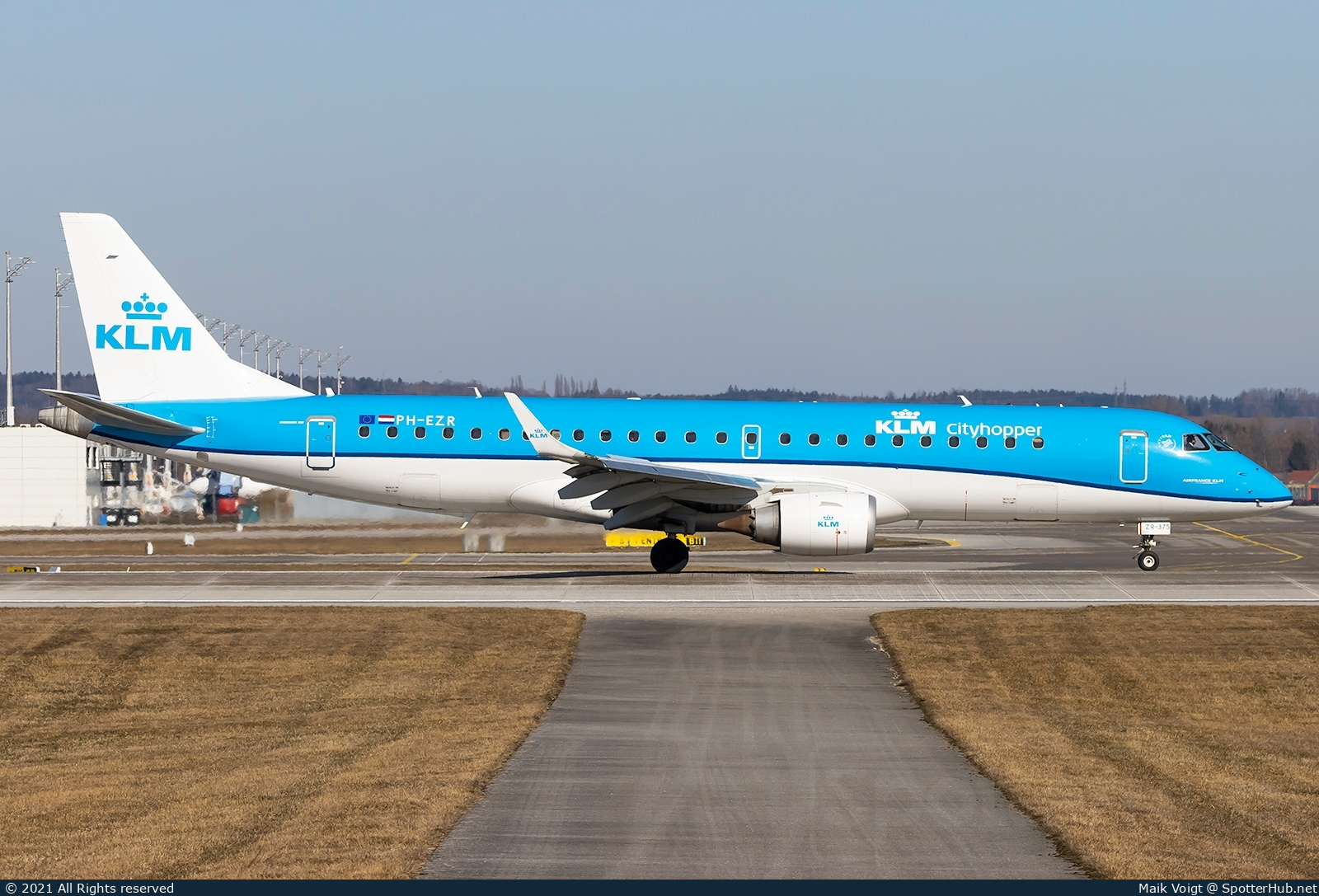 Photo of PH-EZR - Embraer ERJ-190STD operated by KLM Cityhopper