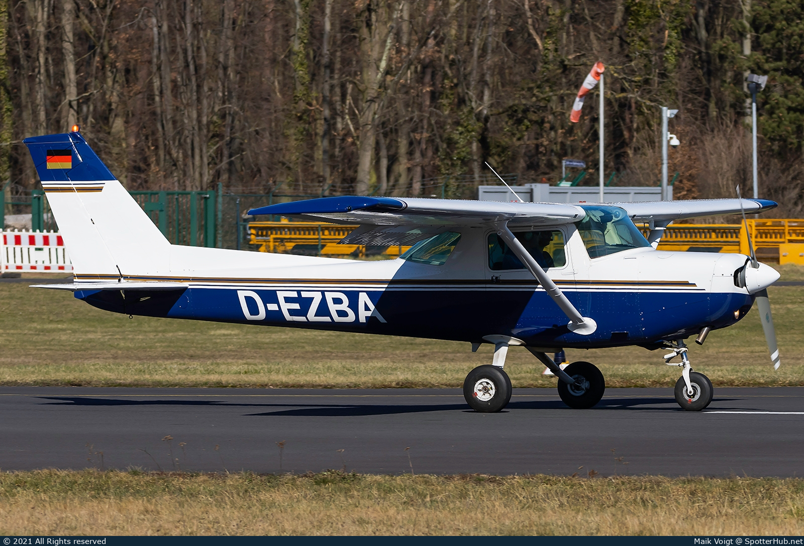Photo of D-EZBA - Reims-Cessna F152 II operated by Panorama Air