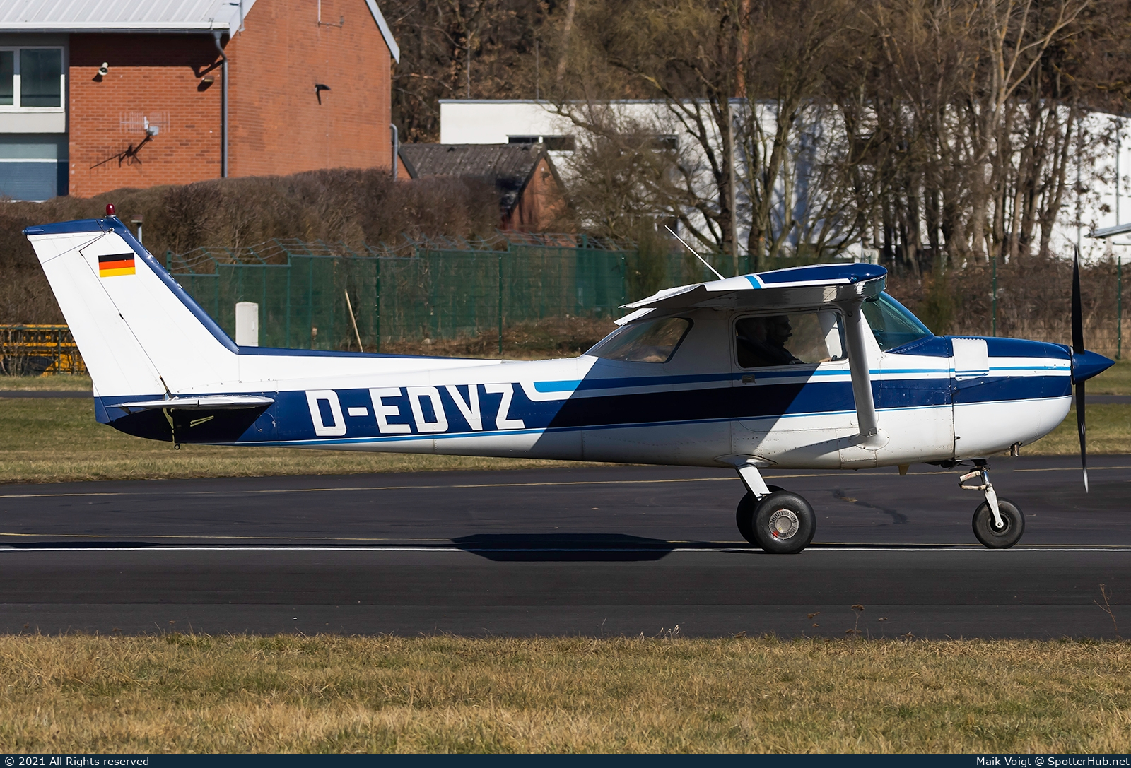Photo of D-EDVZ - Reims-Cessna F150L operated by FVL Frankfurter Verein für Luftfahrt