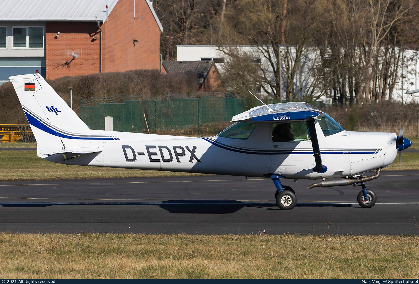 Photo of D-EDPX - Reims-Cessna F152 operated by Hanseatischer Fliegerclub Frankfurt