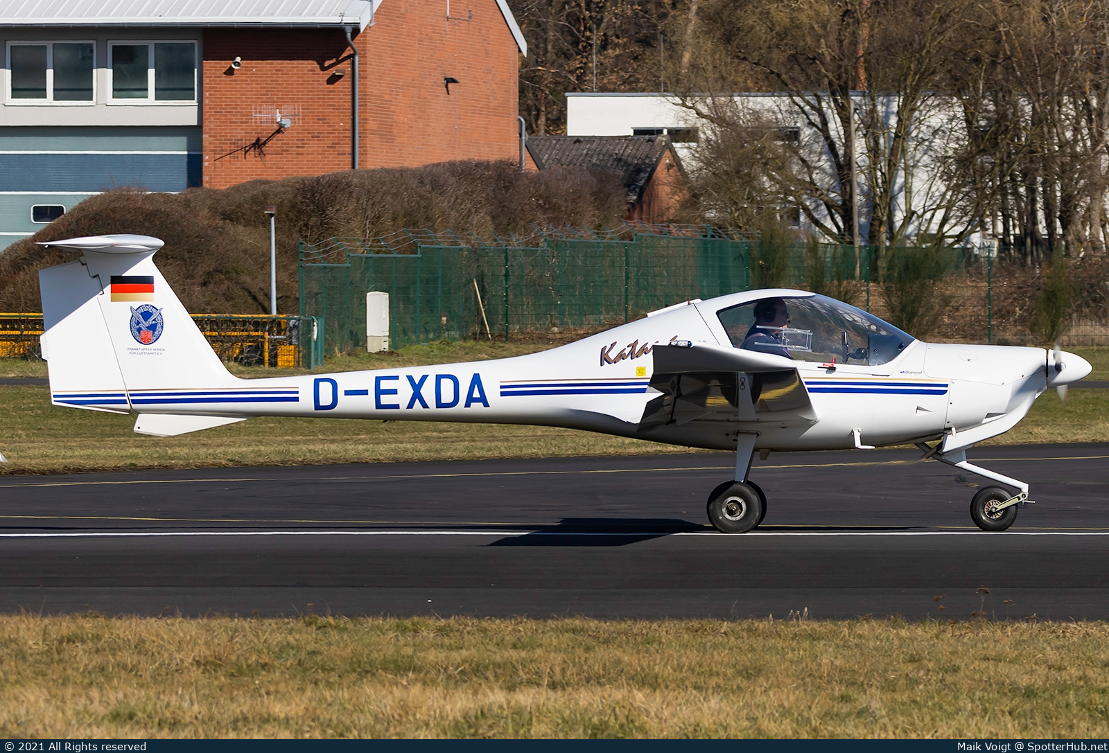 Photo of D-EXDA - Diamond DA20-A1 Katana operated by FVL Frankfurter Verein für Luftfahrt