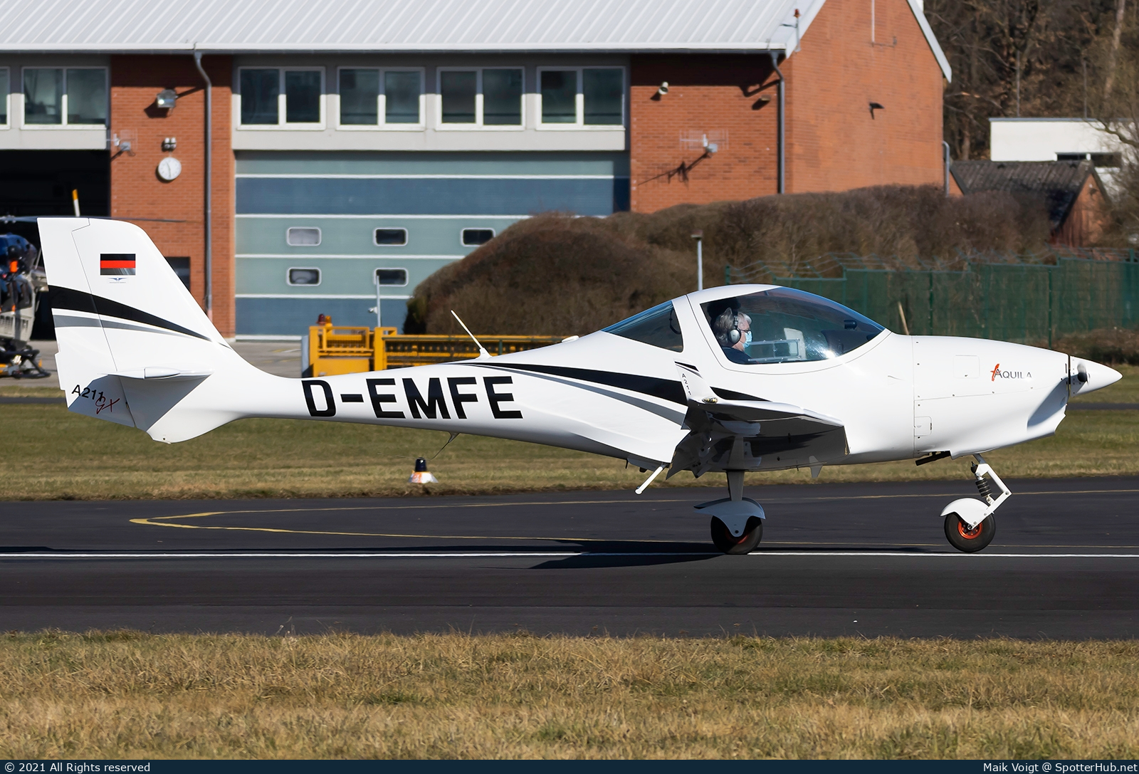 Photo of D-EMFE - Aquila A211 GX operated by Motorflugschule Egelsbach