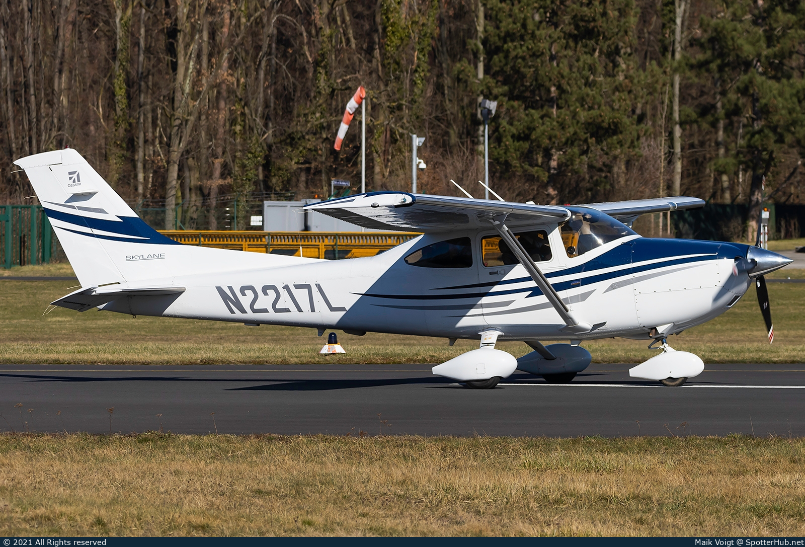 Photo of N2217L - Cessna 182T Skylane operated by Panorama Air