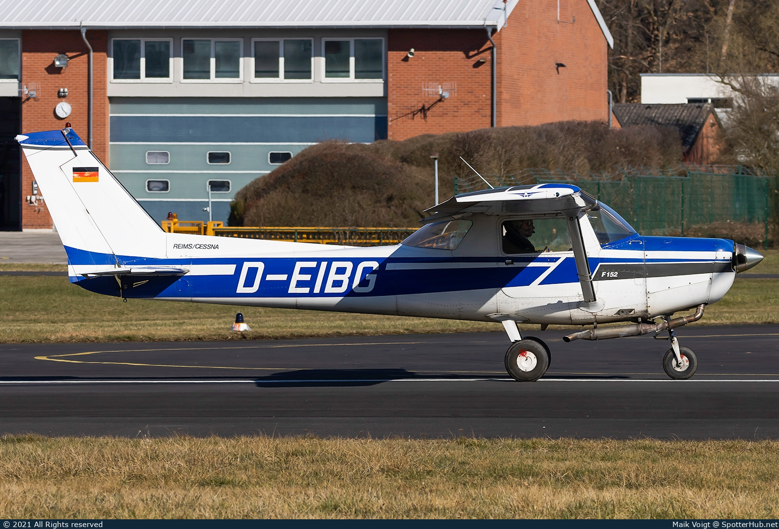 Photo of D-EIBG - Reims-Cessna F152 operated by Motorflugschule Egelsbach