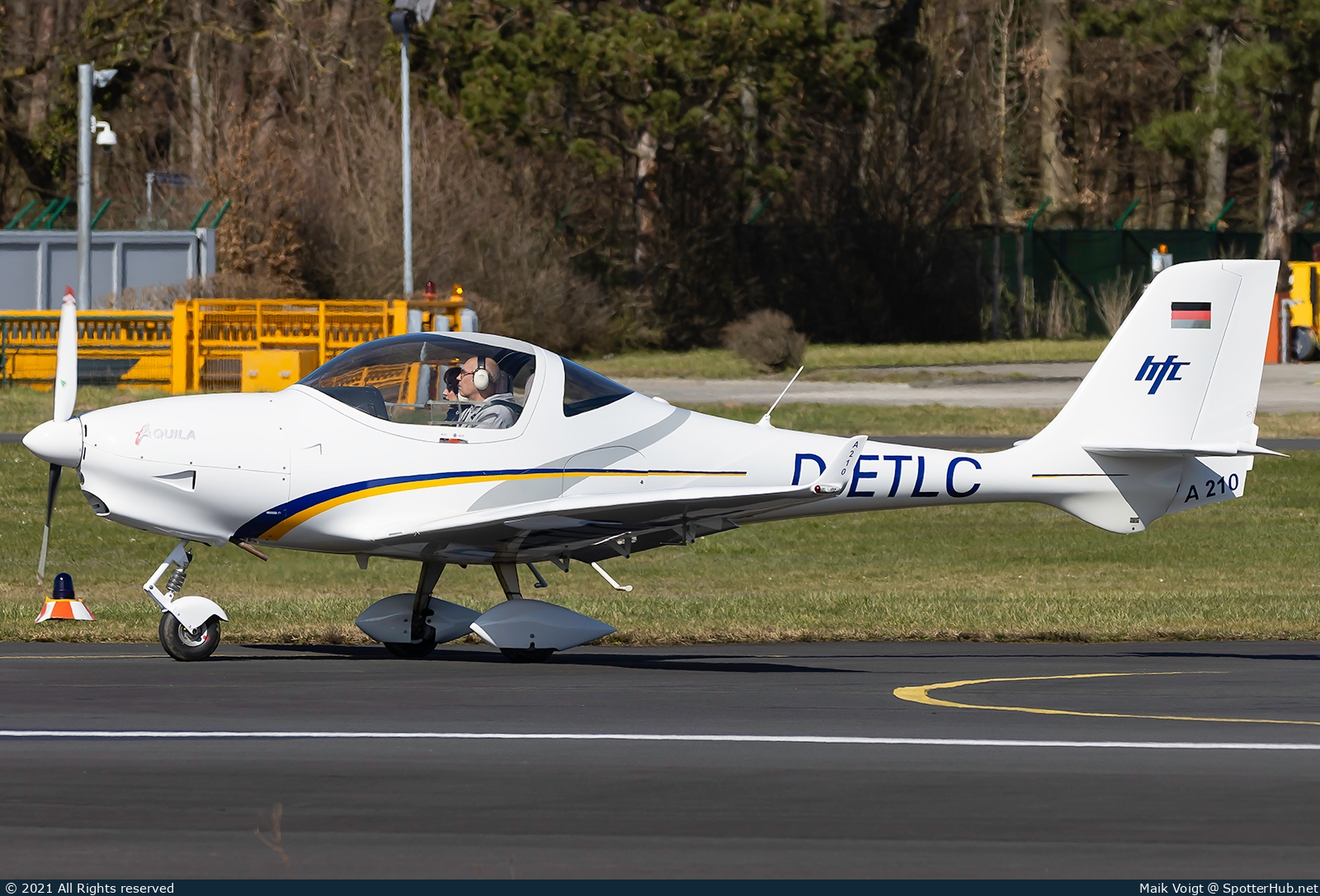 Photo of D-ETLC - Aquila A210 operated by Hanseatischer Fliegerclub Frankfurt