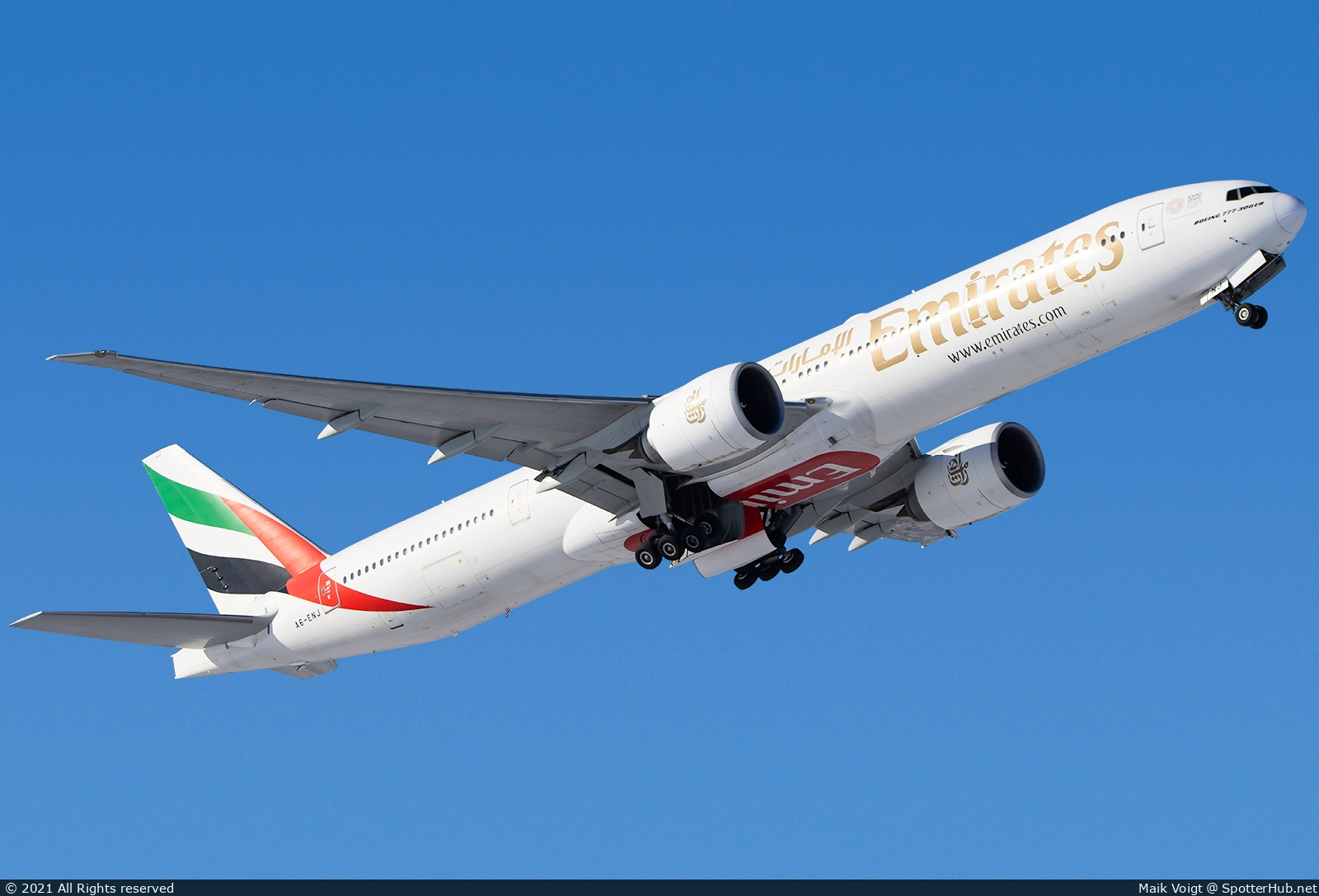 Photo of A6-ENJ - Boeing 777-31H(ER) operated by Emirates