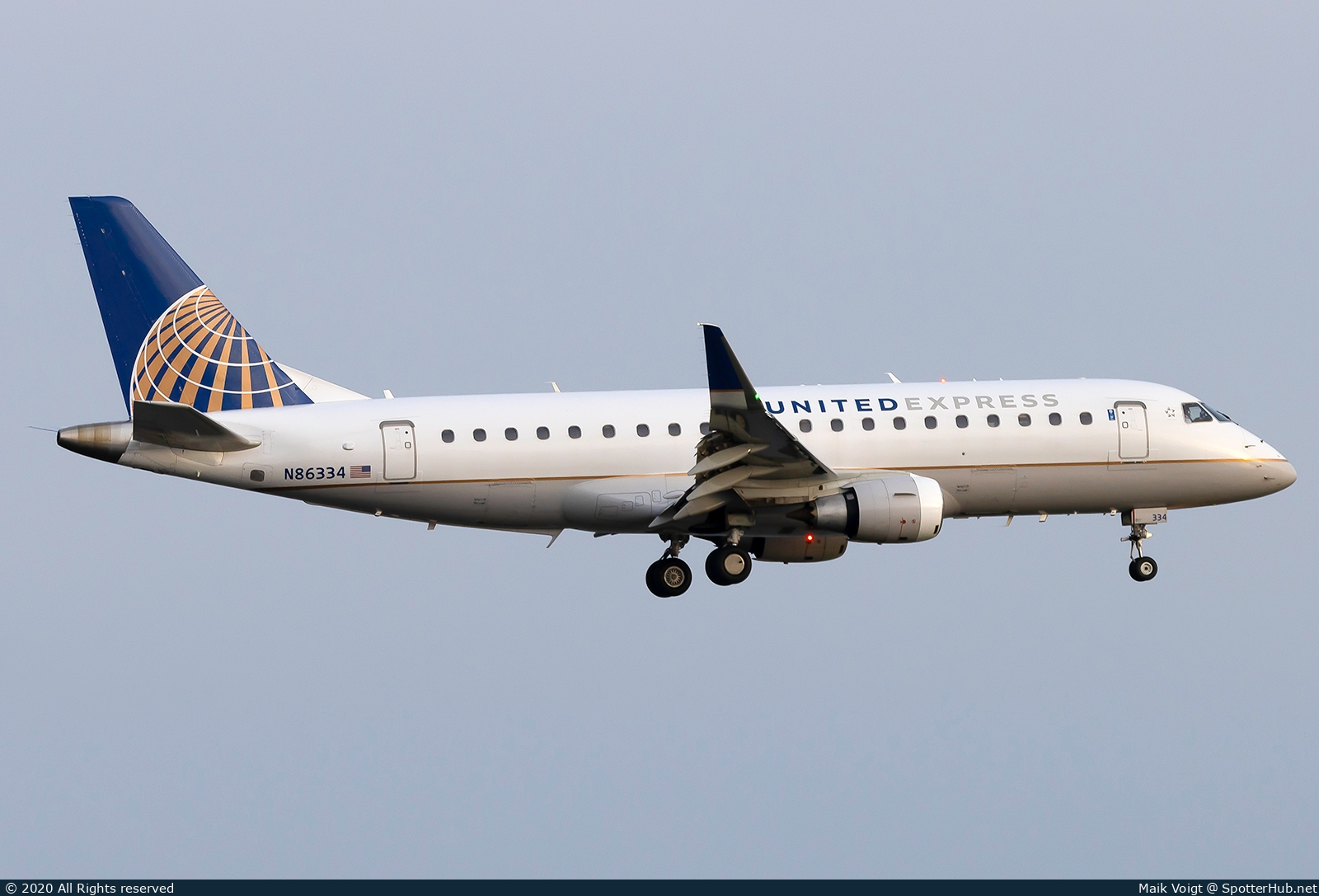 Photo of N86334 - Embraer ERJ-175LR operated by United Express (opb Mesa Airlines)