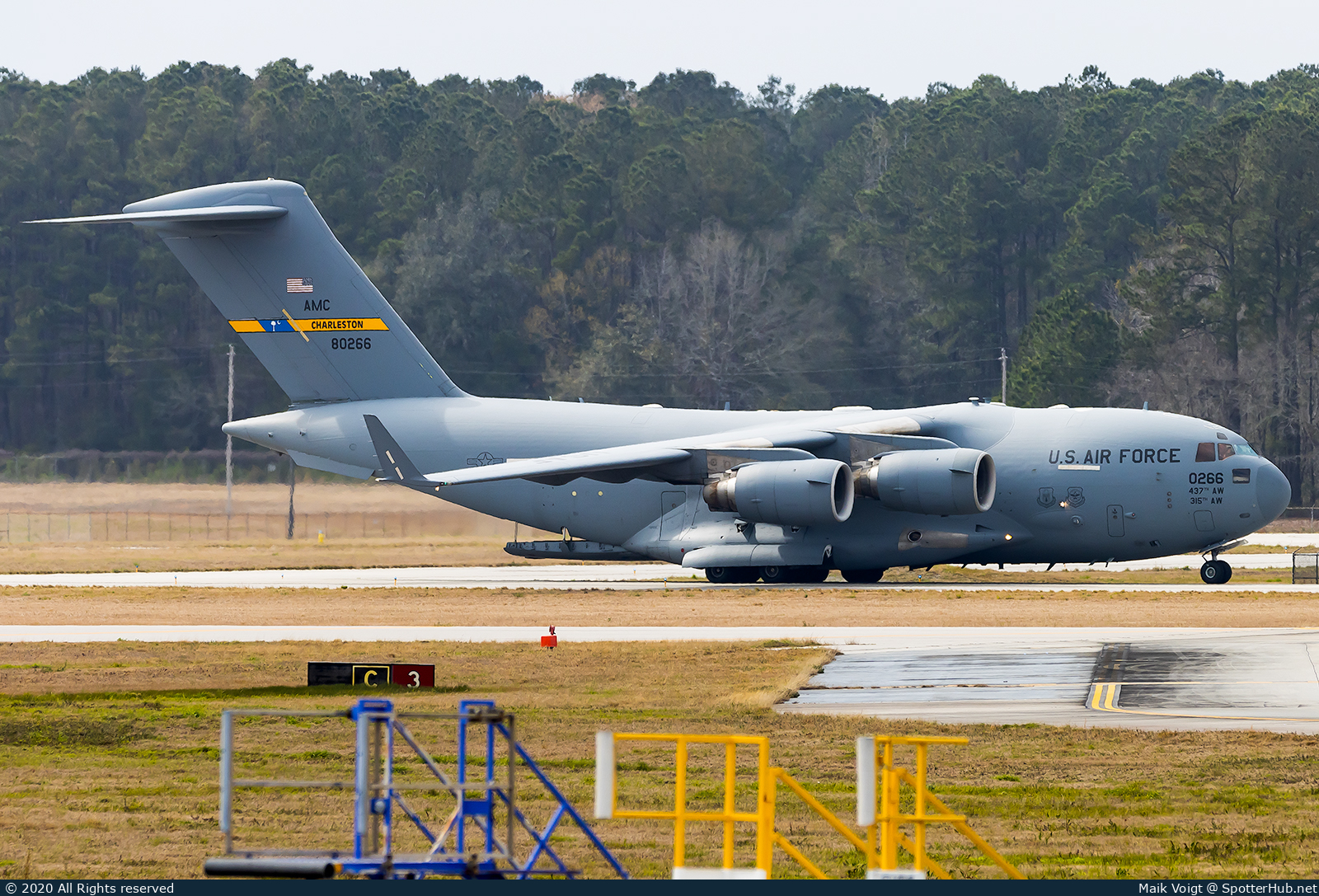 Photo of 88-0266 - McDonnell Douglas C-17A Globemaster III operated by US Air Force