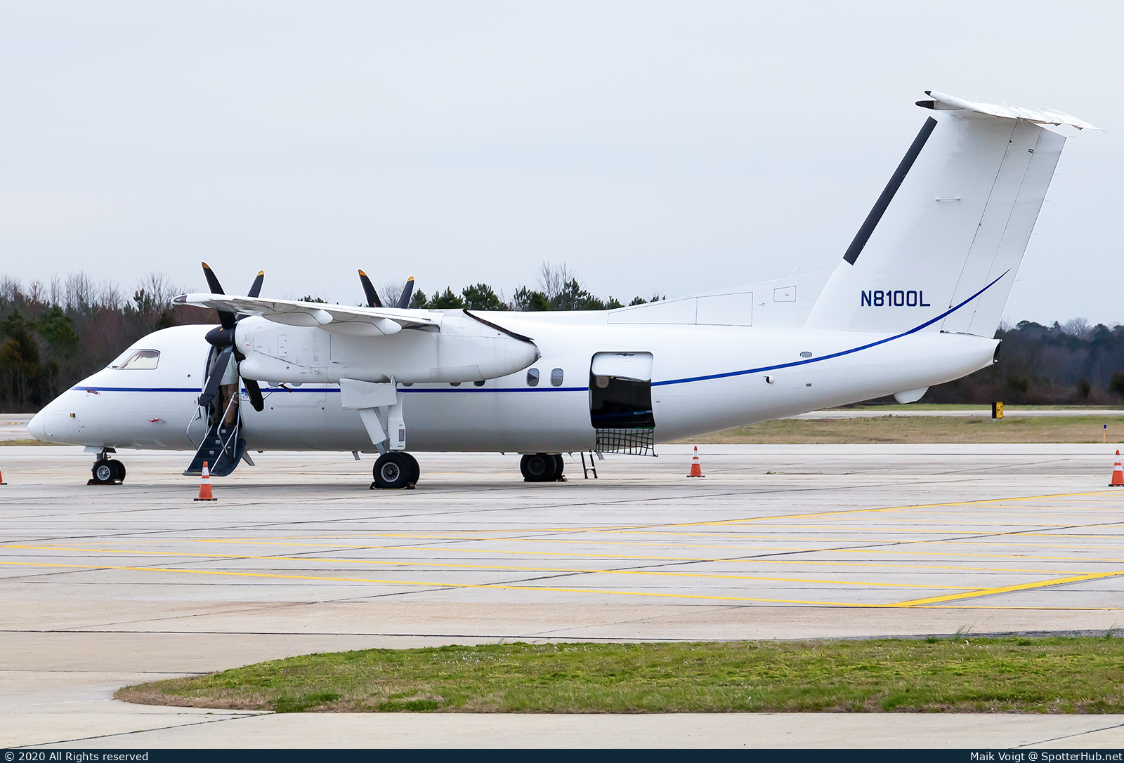 Photo of N8100L - De Havilland Canada DHC-8-103 Dash 8 operated by Dynamic Aviation