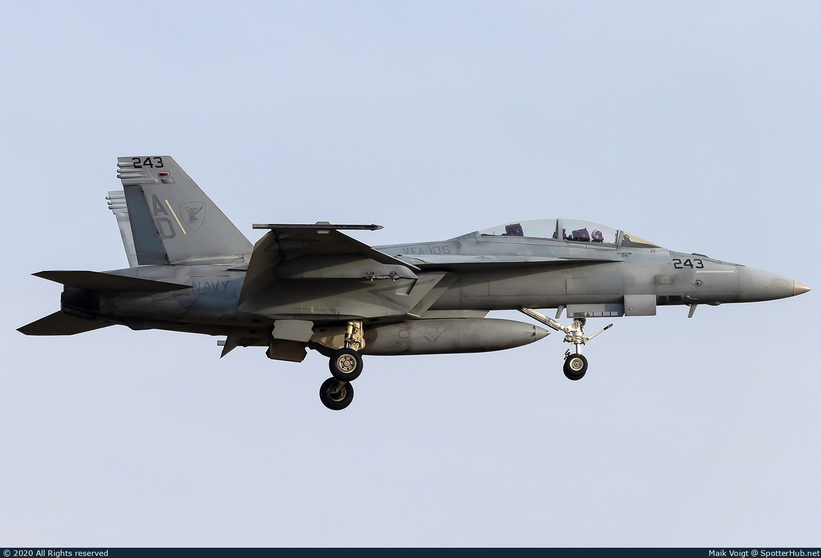 Photo of 165883 - Boeing F/A-18F Super Hornet operated by US Navy