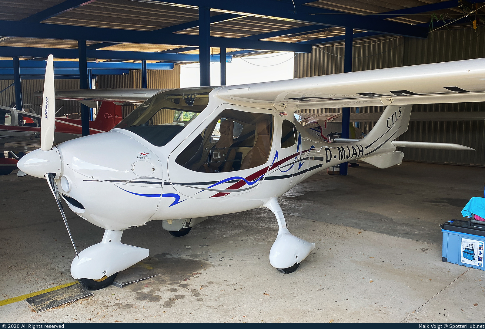 Photo of D-MJAH - Flight Design CTLS operated by Luftsportgruppe Weißenhorn