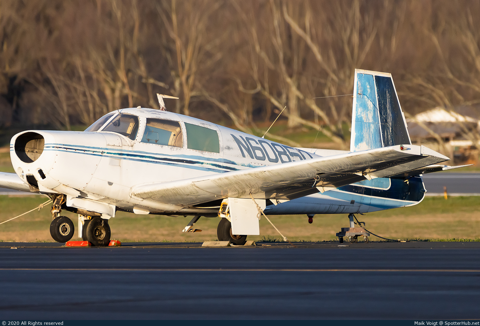 Photo of N6085Q - Mooney M20C Mark 21 operated by Private